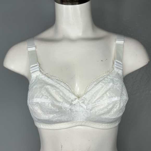 Beauty by Jeunique White Lace Soft Cup Wireless Nursing Bra Style J50 - Picture 1 of 11
